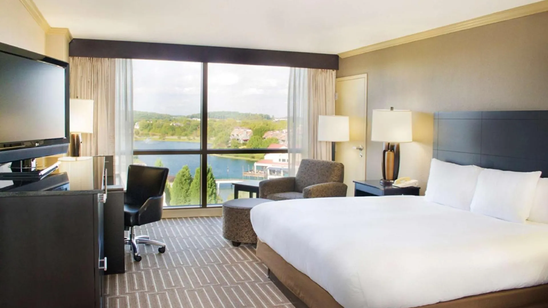 Hilton Charlotte University Place 3*,  Estados Unidos