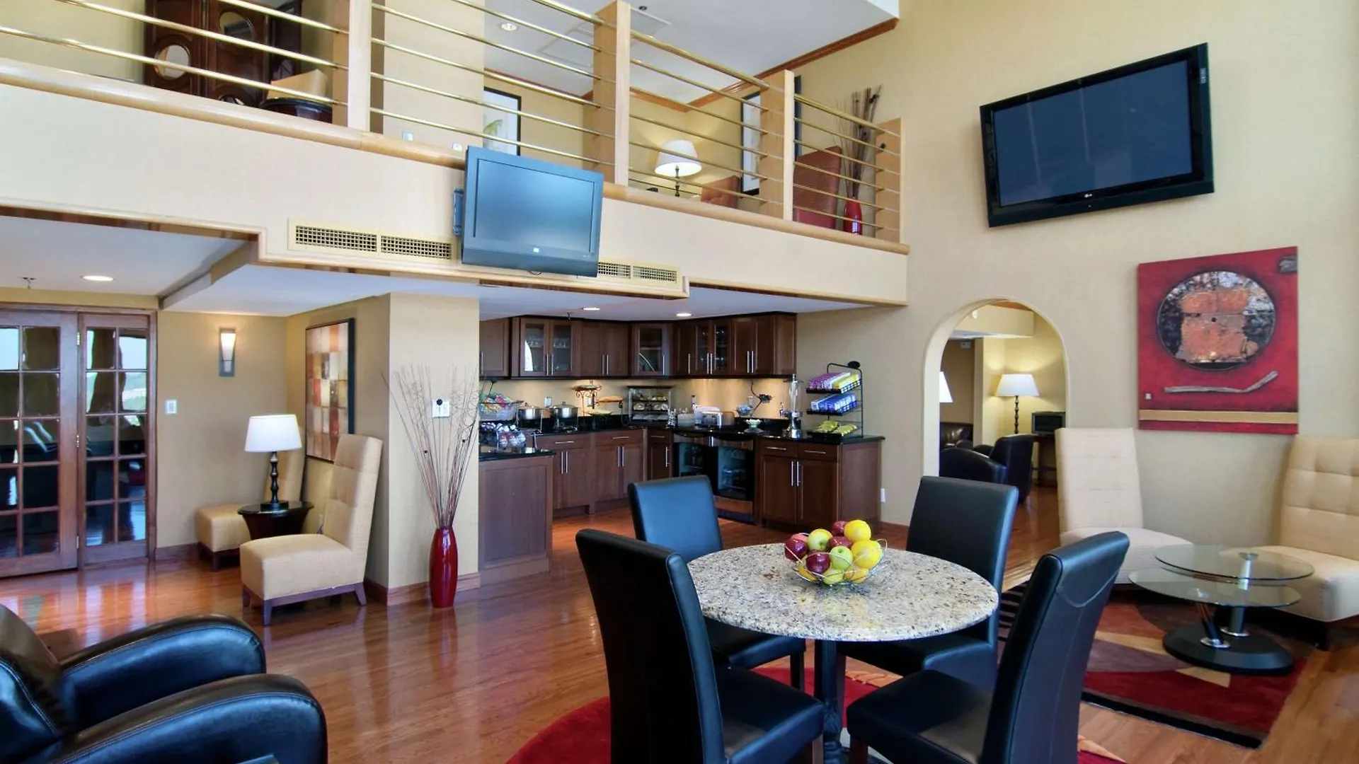 Hilton Charlotte University Place 3*,
