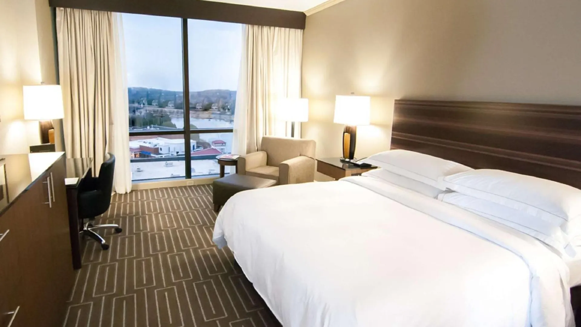 *** Отель Hilton Charlotte University Place США