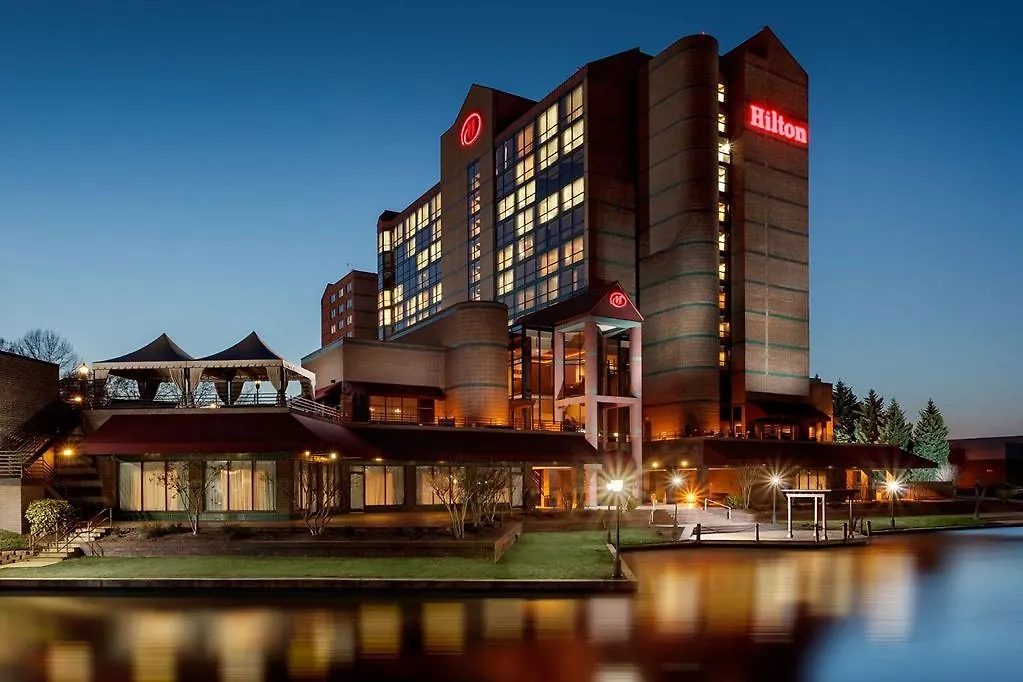 Hilton Charlotte University Place Отель