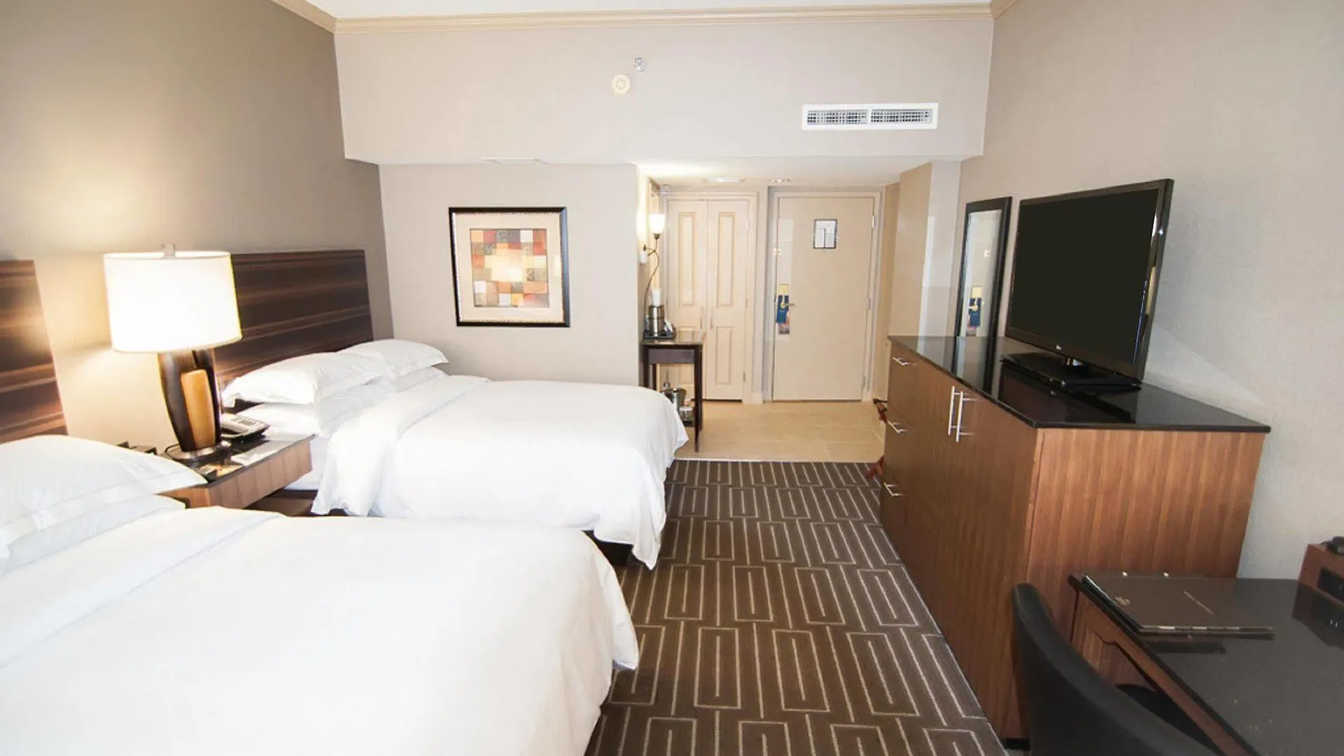Отель Hilton Charlotte University Place